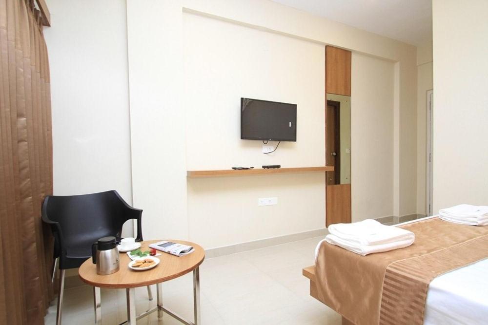 Samasth Rooms And Suits Mysore Εξωτερικό φωτογραφία