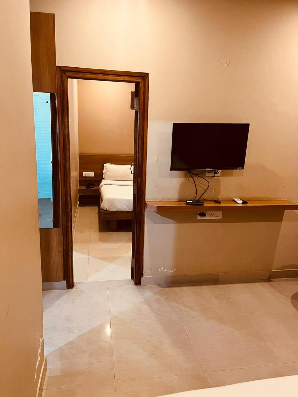 Samasth Rooms And Suits Mysore Εξωτερικό φωτογραφία