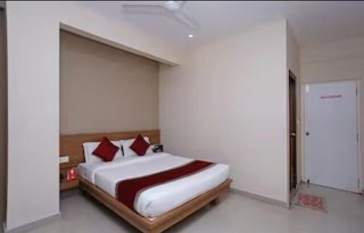 Samasth Rooms And Suits Mysore Εξωτερικό φωτογραφία