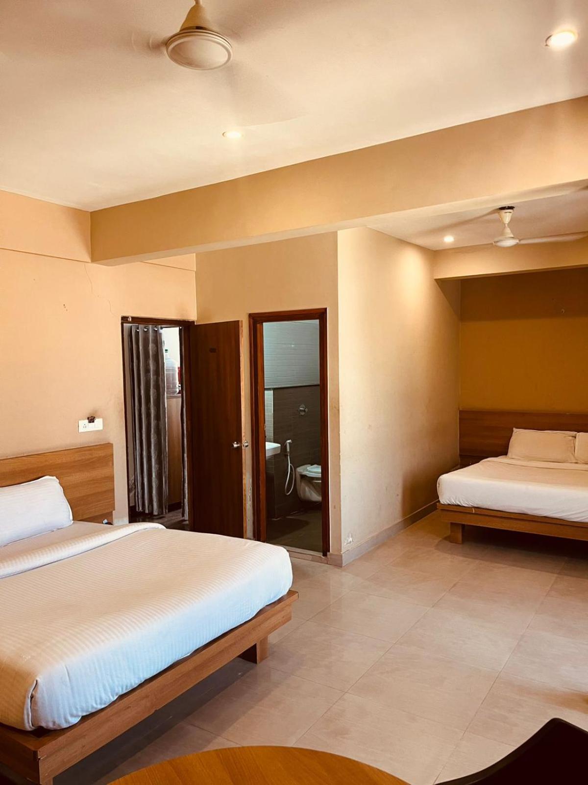 Samasth Rooms And Suits Mysore Εξωτερικό φωτογραφία