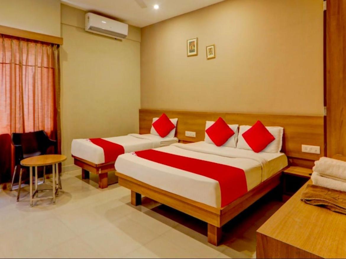 Samasth Rooms And Suits Mysore Εξωτερικό φωτογραφία