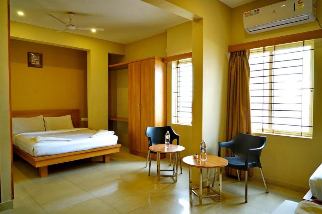 Samasth Rooms And Suits Mysore Εξωτερικό φωτογραφία